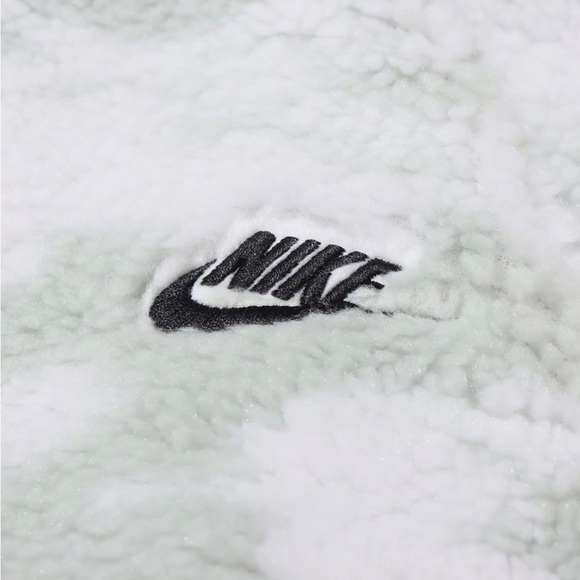 NEW!! Nike Reversible Club Plus Winter Jacket - Small - Picture 6 of 14